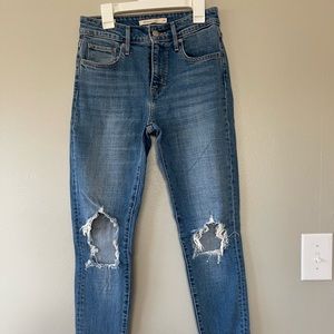 Levi’s 721 Skinny Jeans